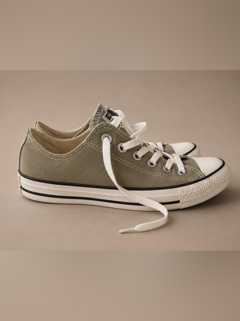 Converse Chuck Taylor All-Star, Low Top Sneakers - Picture 2 of 7